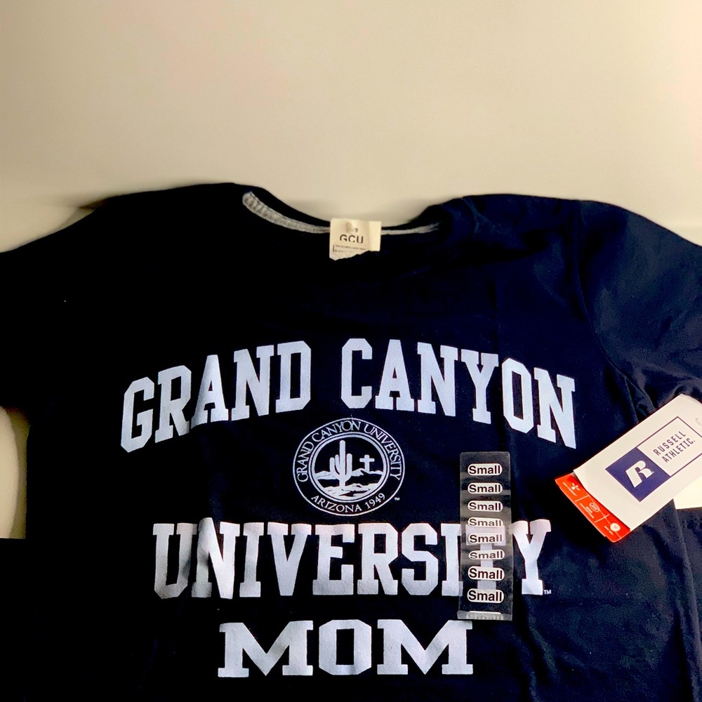 Grand Canyon University MOM t-shirt